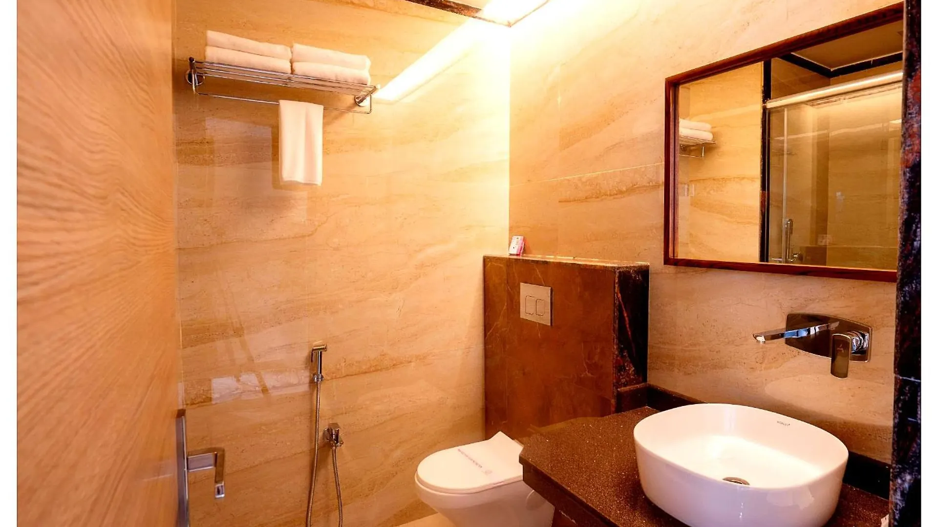 Hotel Narayani Near Kashi Vishwanath Temple - Fully Air Conditioned Room - A Top Rated Hotel In Benares